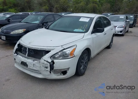 2015 Nissan Altima 2.5 S z USA, uszkodzony, nr VIN 1N4AL3AP8FN892654